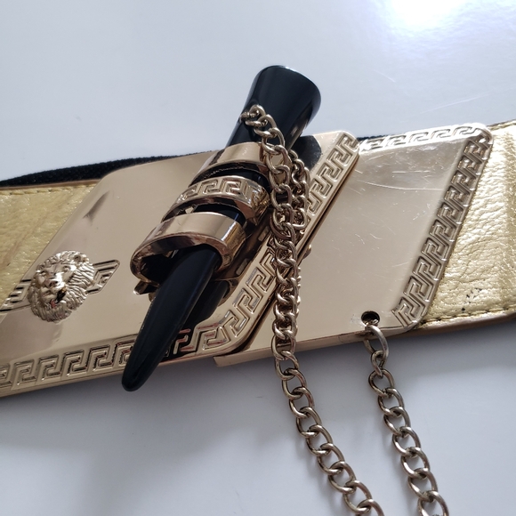 Elasticized Cinch Belt with Latch and Chain - Picture 10 of 16